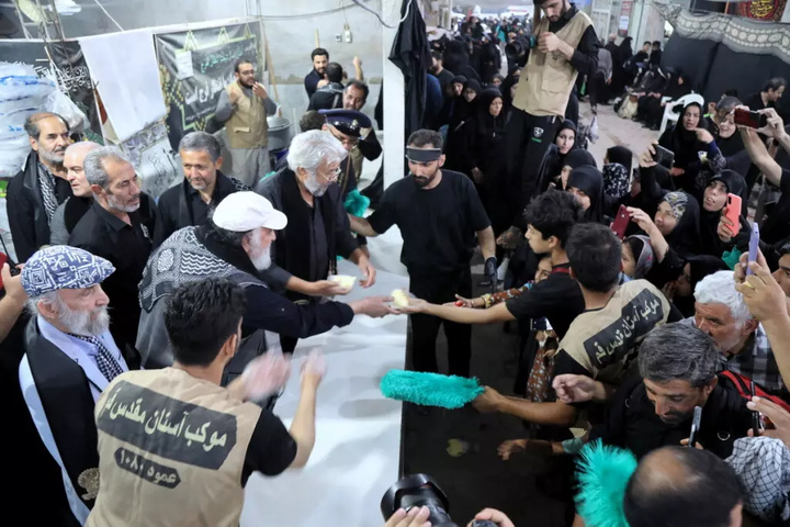 حضور جمعی از هنرمندان پیشکسوت سینما و تلویزیون در موکب آستان حضرت معصومه(س)