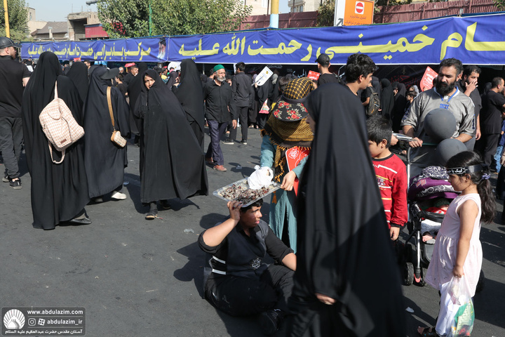 راهپیمایی دلدادگان حسینی در روز اربعین به سمت حرم حضرت عبدالعظیم(ع)