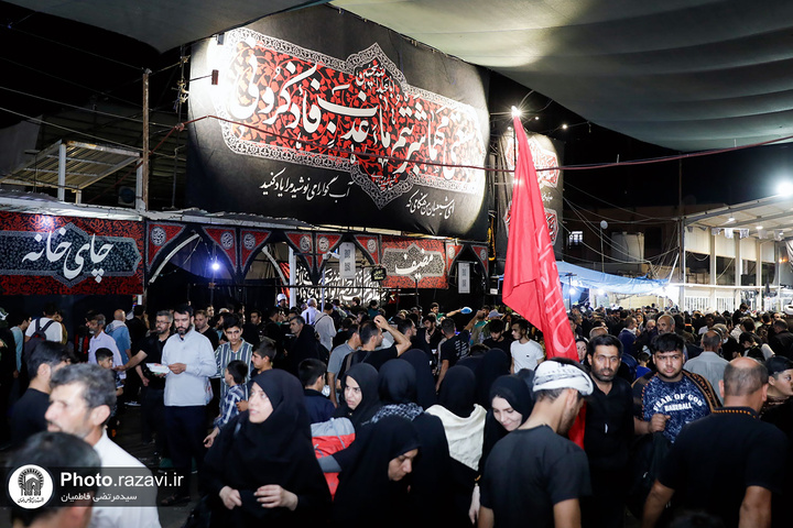 توزیع ۲۰ تن خرما در بین زائران اربعین در کربلا و مرز ریمدان  توزیع ۲۰ تن خرما در بین زائران اربعین در کربلا و مرز ریمدان