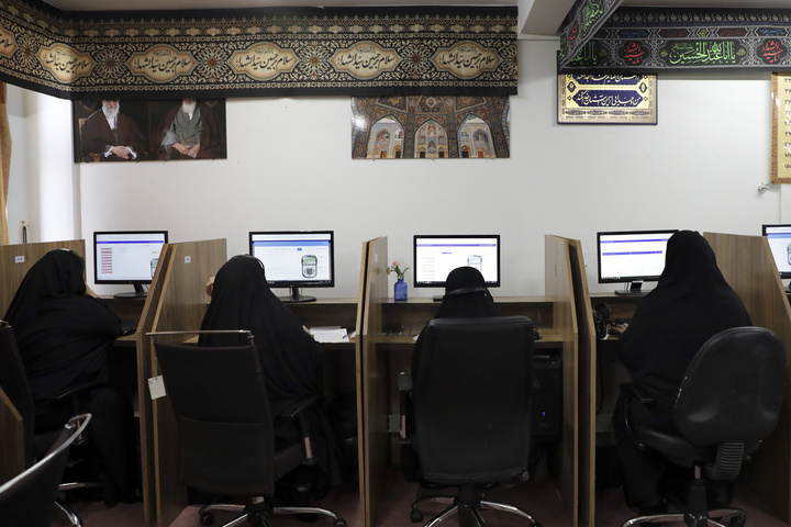 تلاش خادمیاران مرکز ۱۳۸ از قاب دوربین