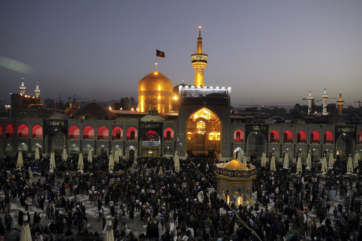 حرم مطهررضوی درشب رحلت حضرت رسول صلی الله وشهادت امام حسن مجتبی علیه السلام