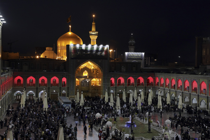 حرم مطهررضوی درشب رحلت حضرت رسول صلی الله وشهادت امام حسن مجتبی علیه السلام