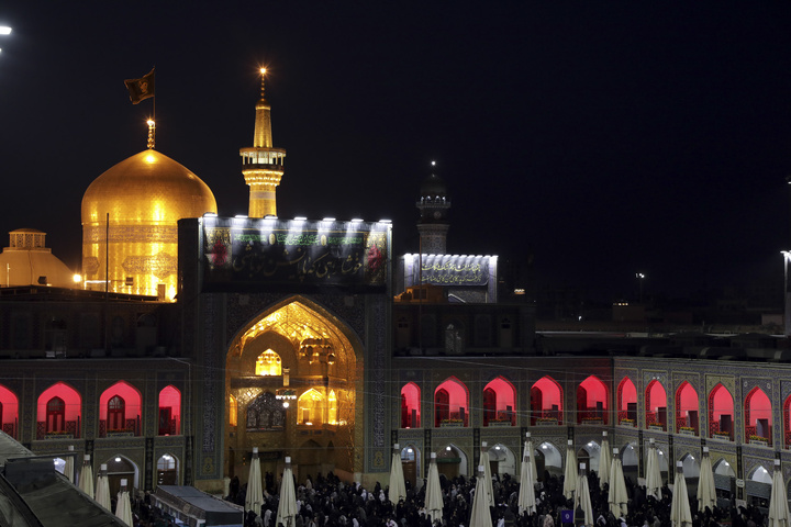 حرم مطهررضوی درشب رحلت حضرت رسول صلی الله وشهادت امام حسن مجتبی علیه السلام