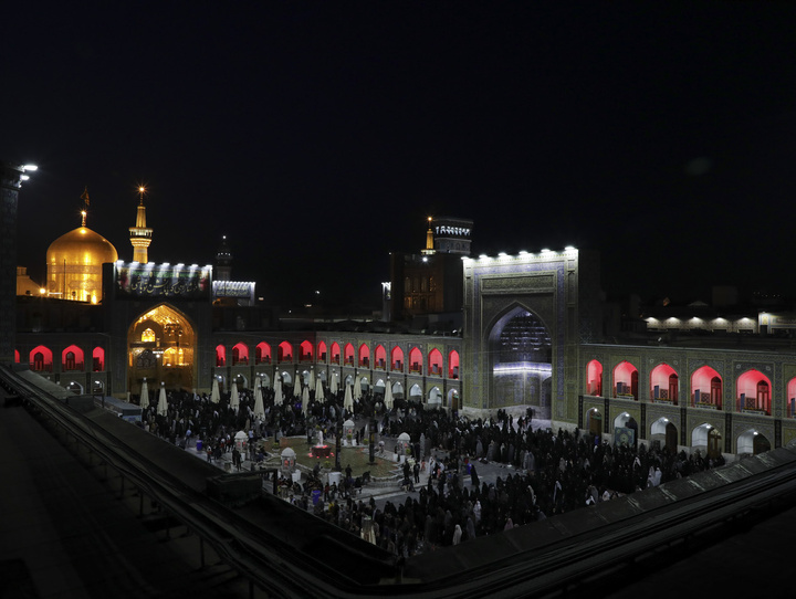 حرم مطهررضوی درشب رحلت حضرت رسول صلی الله وشهادت امام حسن مجتبی علیه السلام
