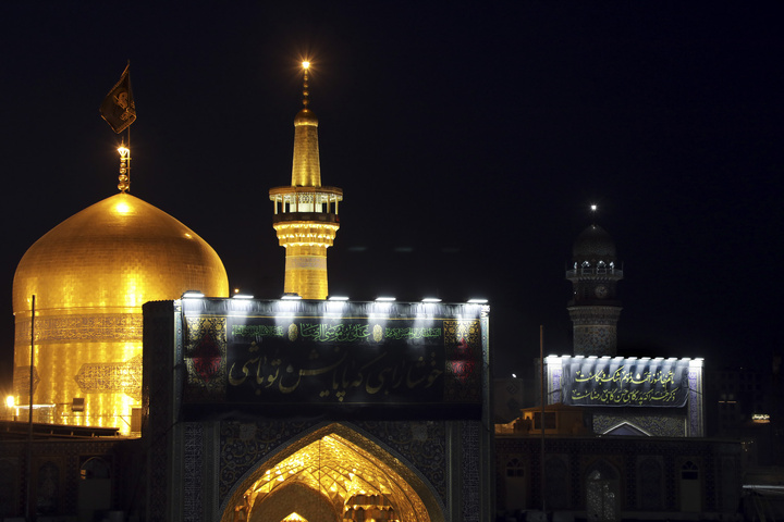 حرم مطهررضوی درشب رحلت حضرت رسول صلی الله وشهادت امام حسن مجتبی علیه السلام