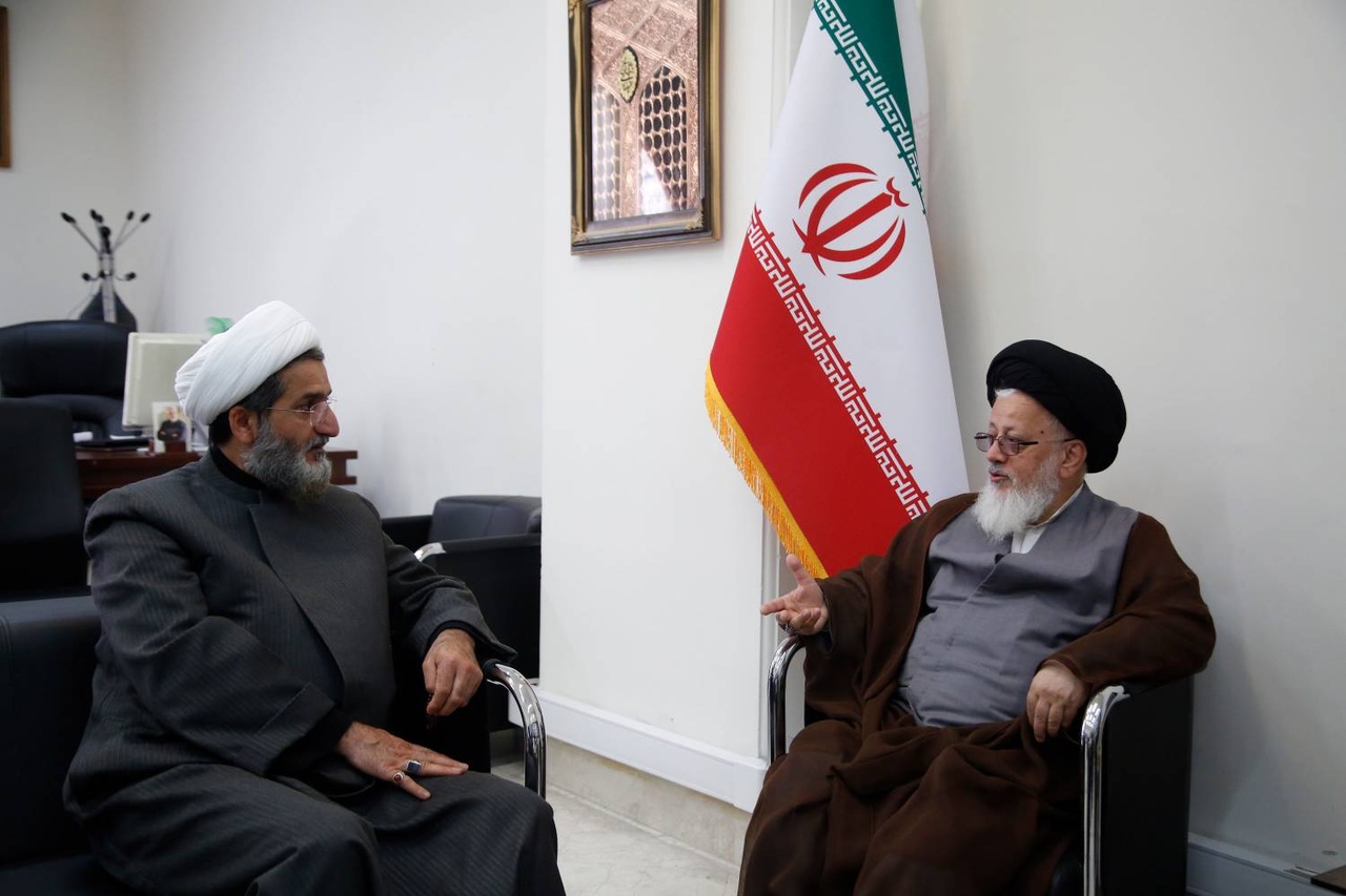 Imam Reza shrine’s deputy for Intl. affairs meets with leader’s representative in Iraq
