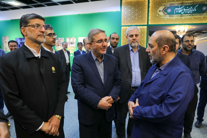بازدید رئیس سازمان برنامه و بودجه کشور از فعالیت‌های آستان قدس رضوی