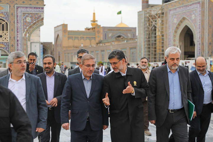بازدید رئیس سازمان برنامه و بودجه کشور از فعالیت‌های آستان قدس رضوی