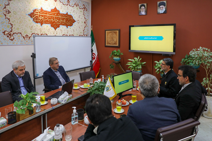 بازدید رئیس سازمان برنامه و بودجه کشور از فعالیت‌های آستان قدس رضوی