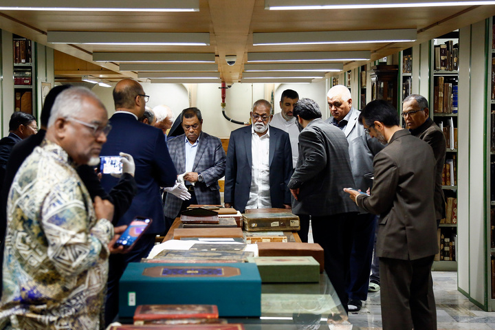Imam Reza shrine hosts high ranking Malaysian delegation
