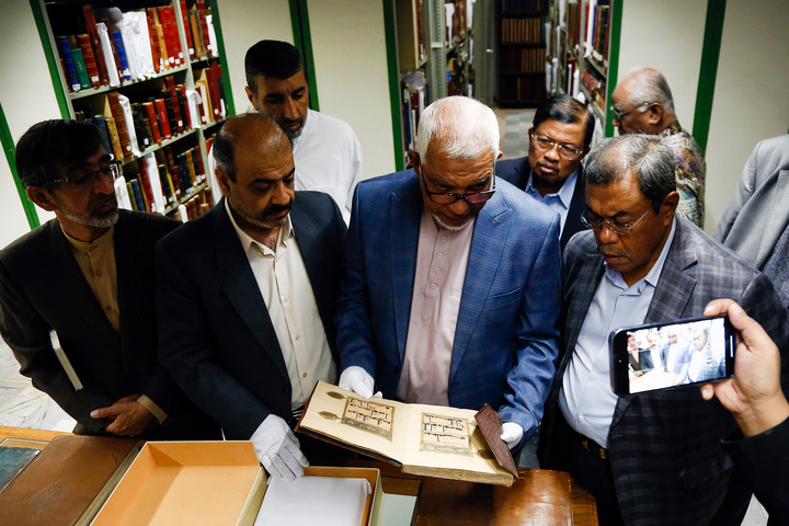 Imam Reza shrine hosts high ranking Malaysian delegation
