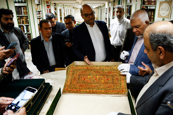 Imam Reza shrine hosts high ranking Malaysian delegation