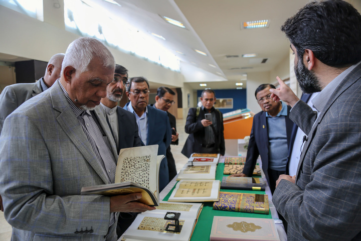 Imam Reza shrine hosts high ranking Malaysian delegation