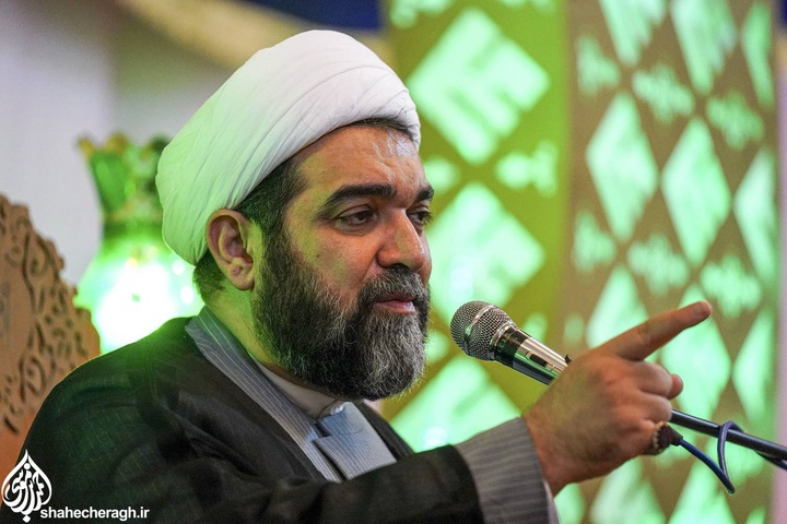 مراسم جشن ولادت باسعادت پیامبر اعظم(ص) و امام صادق(ع) در حرم مطهر حضرت احمدبن موسی(ع)