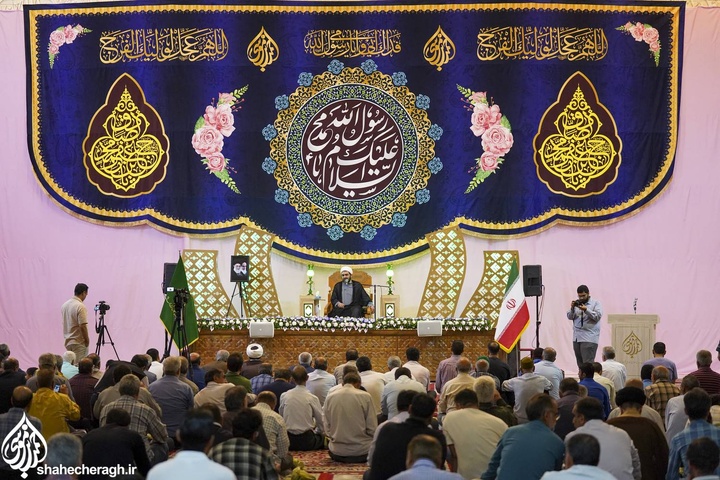 مراسم جشن ولادت باسعادت پیامبر اعظم(ص) و امام صادق(ع) در حرم مطهر حضرت احمدبن موسی(ع)