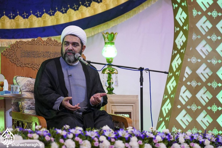 مراسم جشن ولادت باسعادت پیامبر اعظم(ص) و امام صادق(ع) در حرم مطهر حضرت احمدبن موسی(ع)