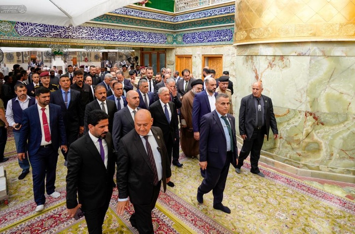 رئيس جمهورية العراق السيد عبد اللطيف رشيد يتشرّف بزيارة مرقد المولى أمير المؤمنين…
