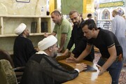ارائه مشاوره مذهبی به زائران در حرم حضرت عباس علیه السلام