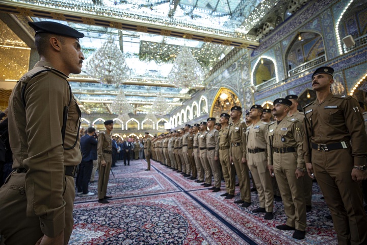 جشن فارغ التحصیلی افسران دانشکده پلیس عراق در حرم مطهر العباس (ع)  