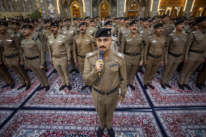 جشن فارغ التحصیلی افسران دانشکده پلیس عراق در حرم مطهر العباس (ع)  