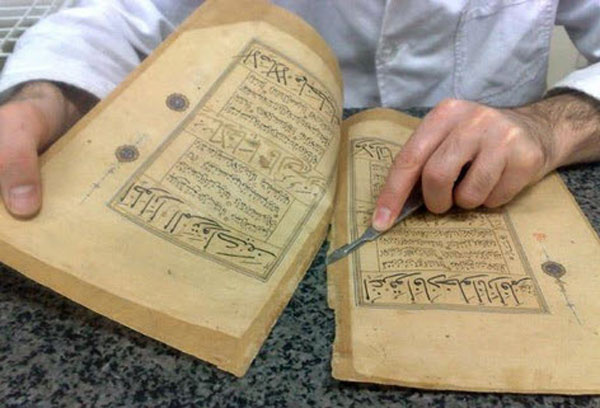 مرمت ۷۰ هزار قطعه آثار و اسناد فرهنگی در سازمان کتابخانههای رضوی
 مرمت ۷۰ هزار قطعه آثار و اسناد فرهنگی در سازمان کتابخانههای رضوی