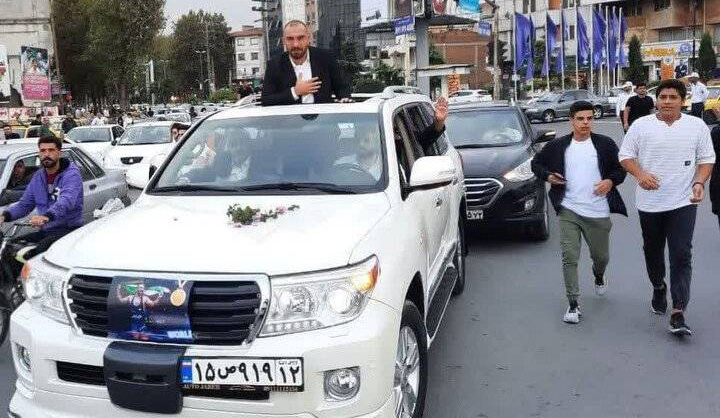 اهدای۲ مدال طلای مسابقات کشتی آزاد جهان به موزه آستان قدس رضوی اهدای۲ مدال طلای مسابقات کشتی آزاد جهان به موزه آستان قدس رضوی