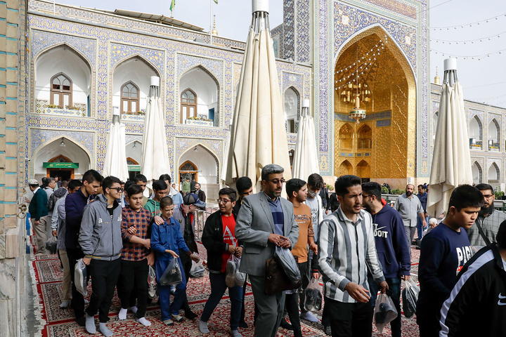 گرامیداشت روز عصای سفید در حرم مطهر رضوی