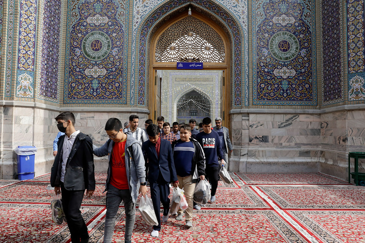 گرامیداشت روز عصای سفید در حرم مطهر رضوی
