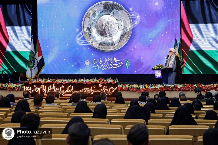 رسالت هنرمندان و رسانهها دفاع از حق است رسالت هنرمندان و رسانهها دفاع از حق است