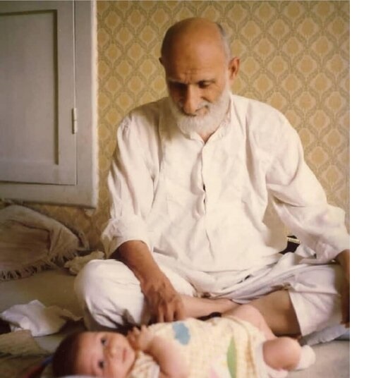 کدام عالم فرزانه در ترک مستحبات از پدرش اطاعت کرد؟