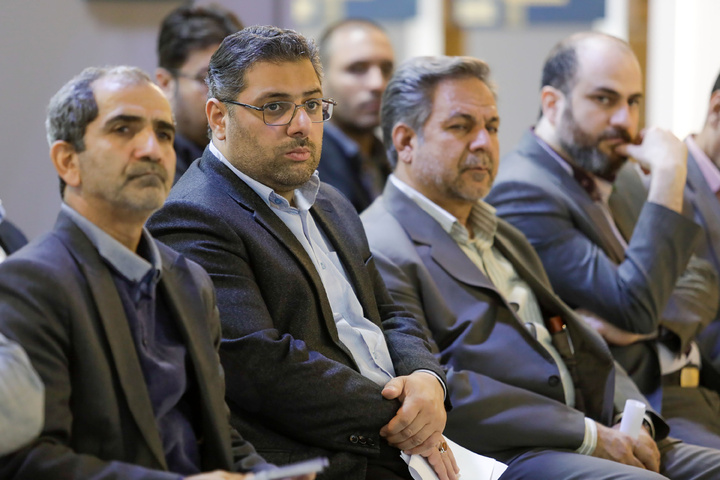 مراسم اهدا مدال طلای مسابقات جهانی تیراندازی کرواسی به حرم مطهر رضوی