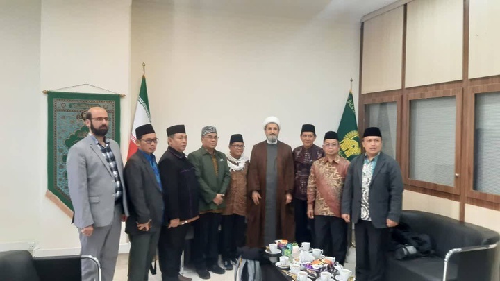 دیدار اساتید دانشگاه اندونزی با معاون بین‌الملل آستان قدس رضوی