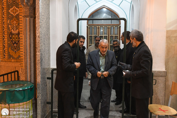 غبارروبی مضجع مطهر حضرت عبدالعظیم(ع)