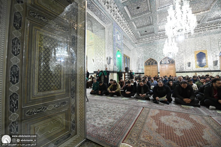غبارروبی مضجع مطهر حضرت عبدالعظیم(ع)