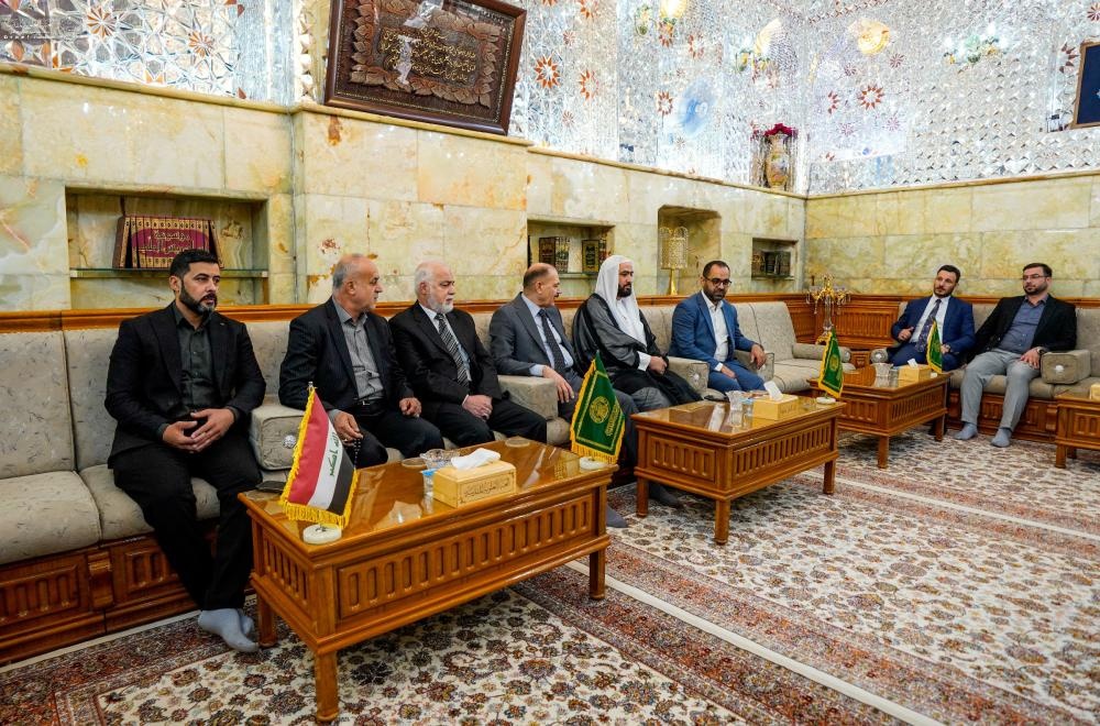 رئيس المحكمة الاتحادية العليا يتشرَّف بزيارة مرقد أمير المؤمنين (ع)