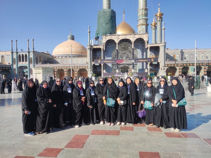 تشرف ۲۰ استاد دانشگاه از کشور اندونزی به حرم مطهر بانوی کرامت تشرف ۲۰ استاد دانشگاه از کشور اندونزی به حرم مطهر بانوی کرامت