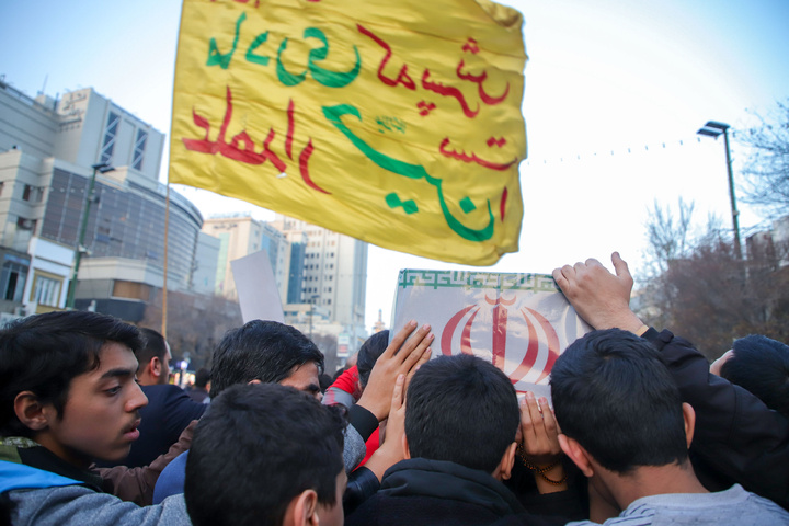 آئین وداع با پیکر ۸ شهید مدافع حرم در حرم مطهر رضوی