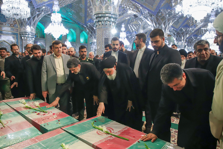 آئین وداع با پیکر ۸ شهید مدافع حرم در حرم مطهر رضوی