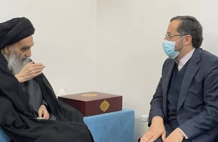 Imam Reza shrine custodian, Aalulbayt Center present Razavi Mashhad Mus’haf to Ayatollah Sistani Imam Reza shrine custodian, Aalulbayt Center present Razavi Mashhad Mus’haf to Ayatollah Sistani