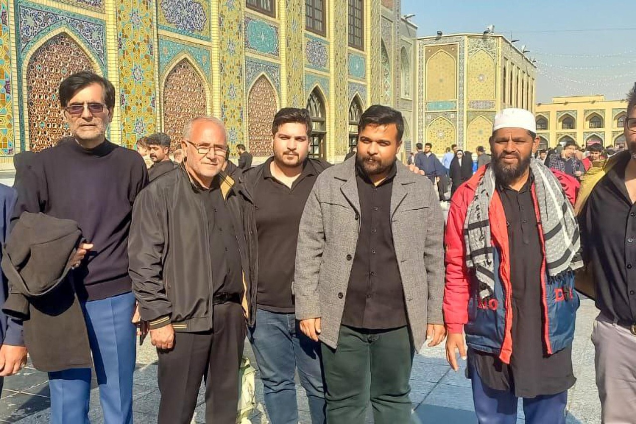 زائران من الهند يصلان كربلاء قاطعين مسافة ۶۰۰۰ كم