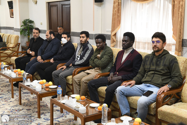 دیدار جمعی از دانشجویان دانشگاه بین المللی اهل بیت علیهم السلام با تولیت آستان مقدس عبدالعظیم(ع)