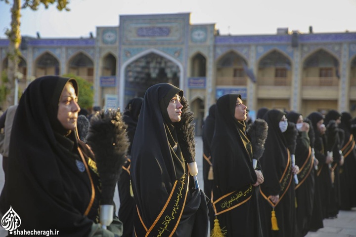 اهتزاز پرچم سوگواری بر فراز گنبد حرمین مطهر احمدی و محمدی علیهماالسلام