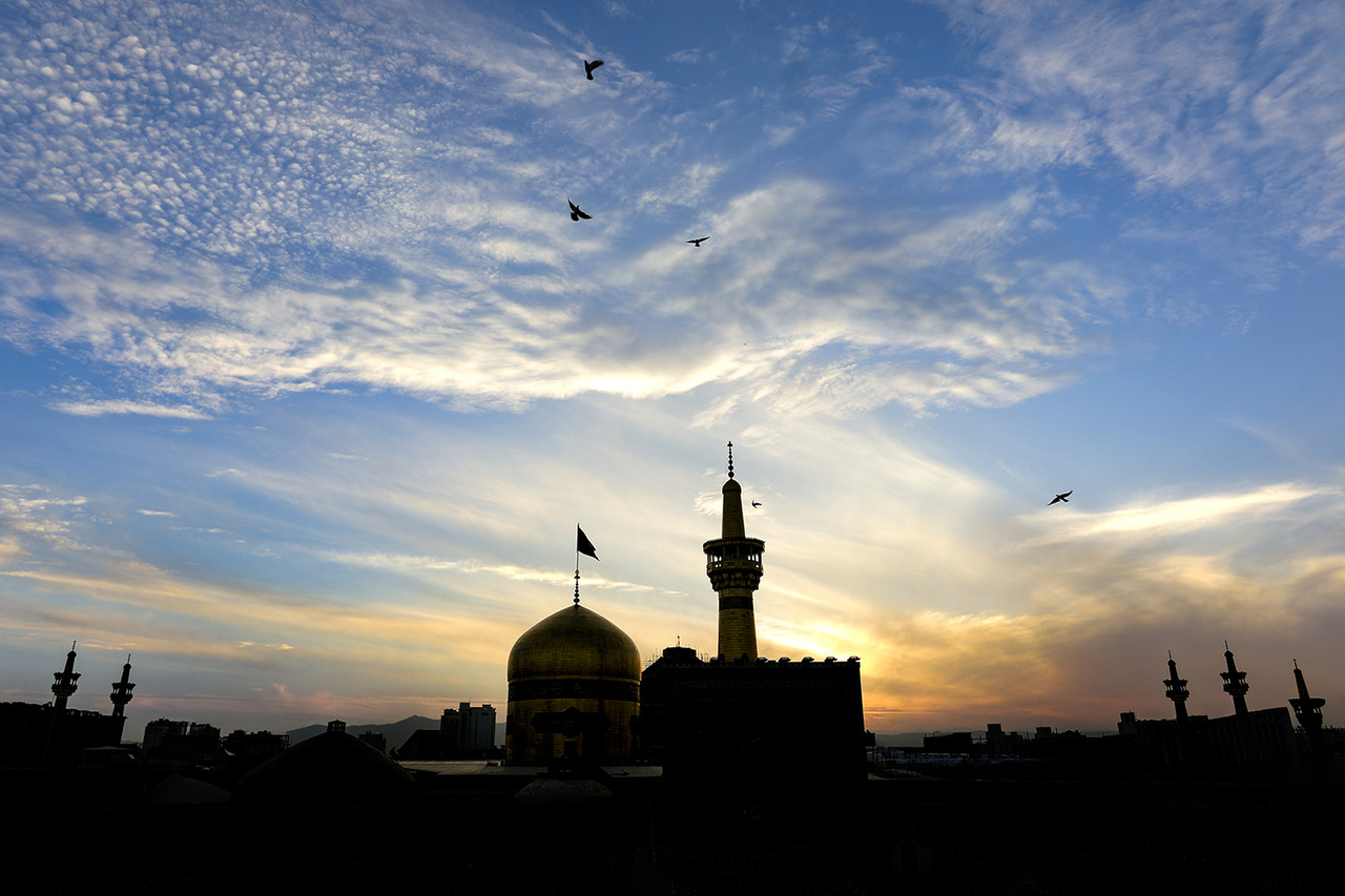 عکس با کیفیت : غروب خورشید در حرم مطهر امام رضا علیه السلام