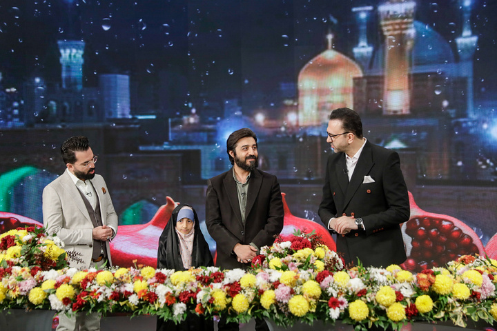 ضبط برنامه تلویزیونی شب یلدا در حرم مطهر رضوی