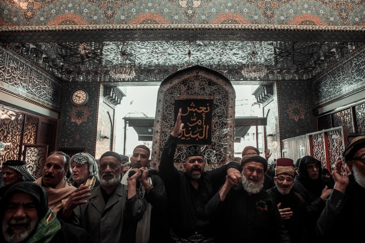 تشییع نمادین پیکر حضرت ام البنین در حرم مطهر حسینی