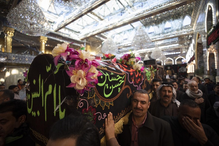 میزبانی آستان قدس عباسی از دسته‌های عزاداری در سالروز وفات حضرت ام البنین (علیها السلام)
