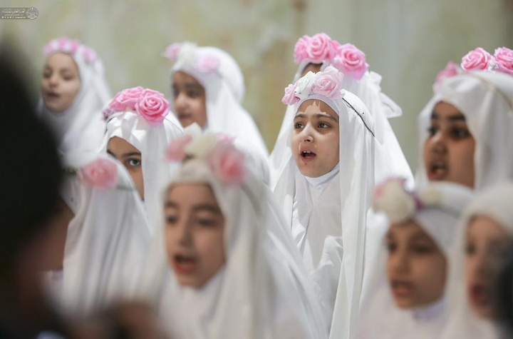 جشن بندگی ۳۰۰ دانش آموز دختر در حرم مطهر امام علی(علیه السلام)
