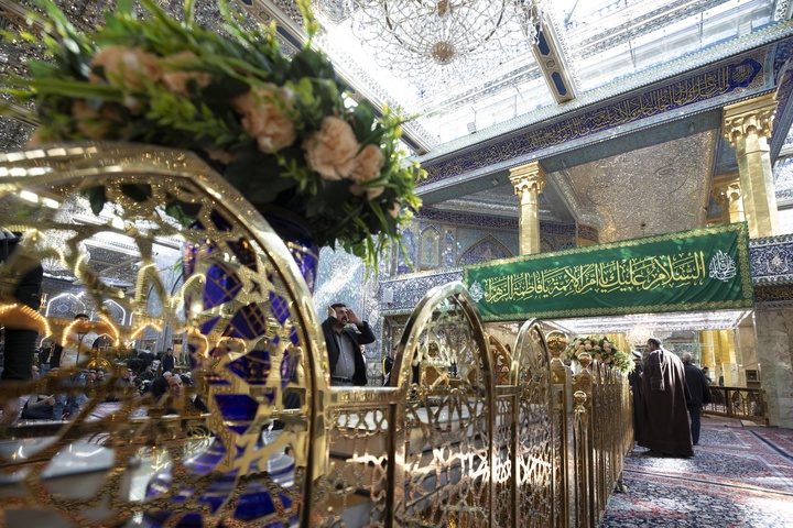 Spreading the manifestations of joy and roses at the Al-Abbas's (p) Shrine on the…
