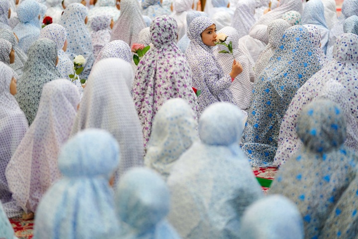 جشن تکلیف دختران در حرم مطهر امامین عسکریین علیهماالسلام