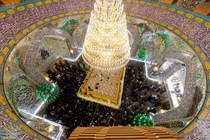 گل آرایی ضریح مطهر امام علی علیه السلام